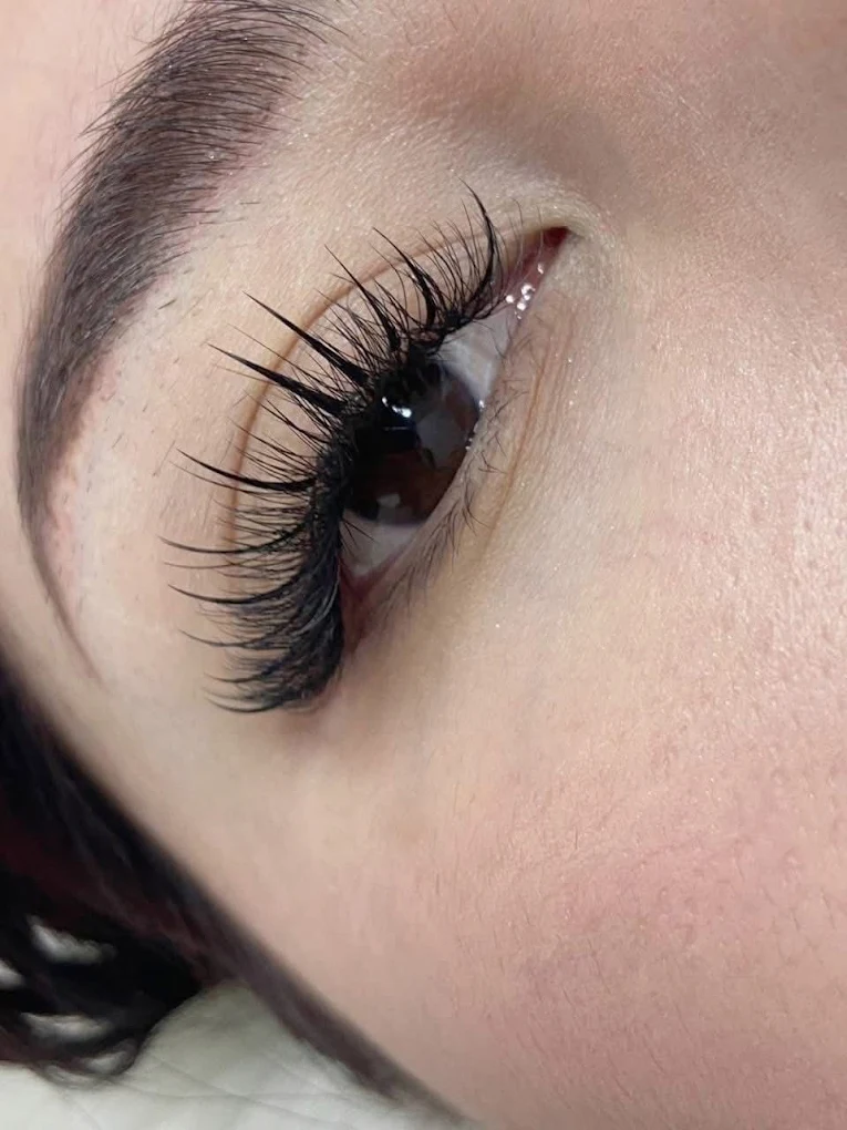 ต่อขนตาแบบยาว